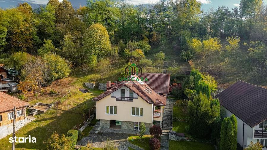 Casă cu 8 camere cu Teren 1310 Mp în Mihăești
