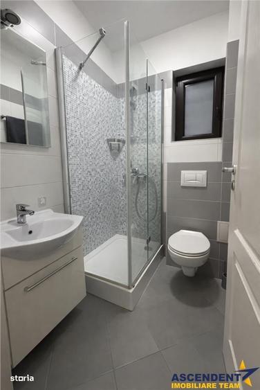 Apartament cu 3 camere decomandat, mobilat în Central