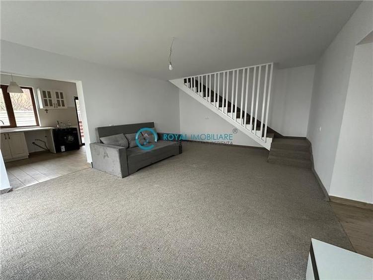 Duplex cu 4 camere cu Canalizare în Strejnicu