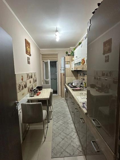 Apartament cu 3 camere decomandat în Giroc