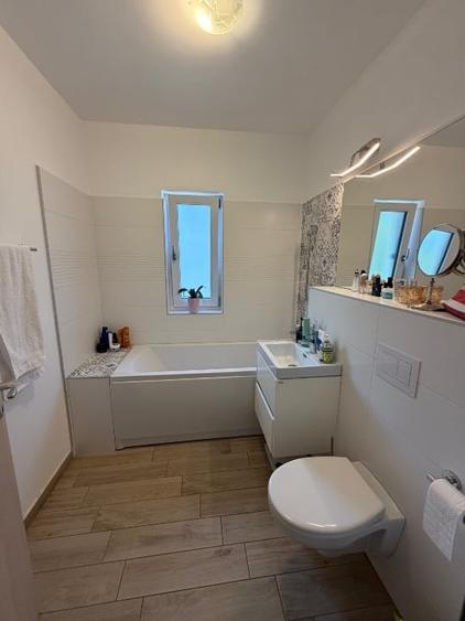 Apartament cu 2 camere, mobilat în Ghiroda