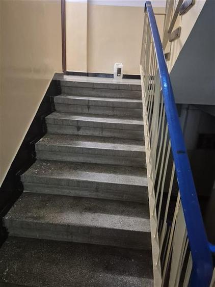 Apartament cu 3 camere decomandat în Aeroport