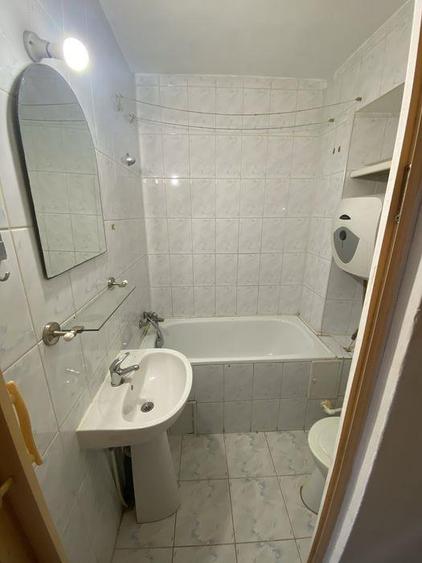 Garsonieră semidecomandată în Girocului