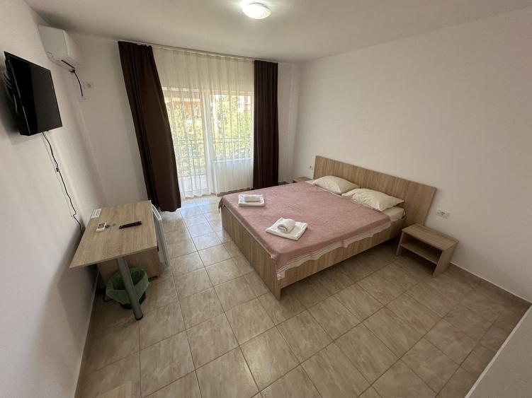 Casă individuală cu 24 camere cu Canalizare în Central