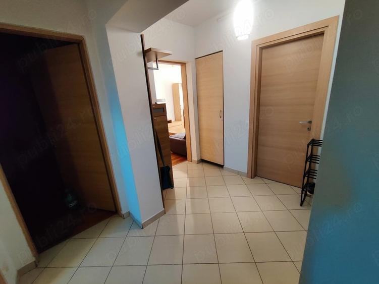 Apartament cu 3 camere decomandat în Aradului