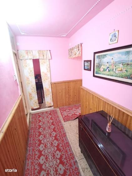 Apartament cu 4 camere decomandat în Central