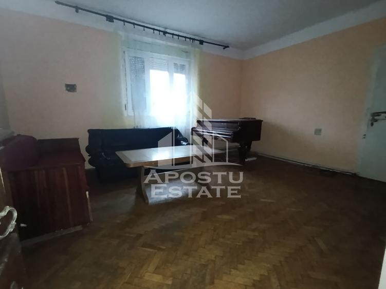 Casă individuală cu 9 camere cu Canalizare în Șagului