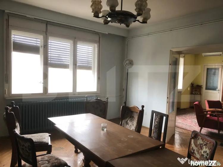 Apartament cu 4 camere decomandat în Semicentral