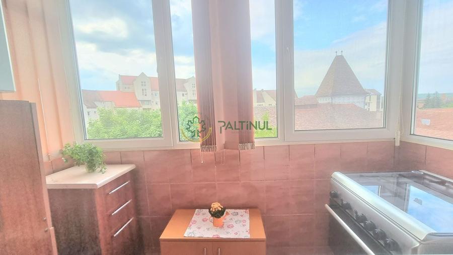 Apartament cu 2 camere decomandat, mobilat în Trei Stejari