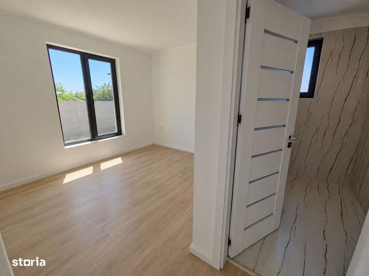 Casă cu 4 camere cu Teren 500 Mp în Vidra