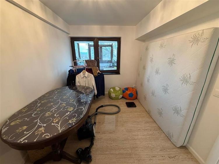 Apartament cu 3 camere decomandat, mobilat în Ultracentral