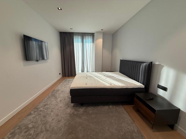 Apartament cu 3 camere decomandat în Floreasca