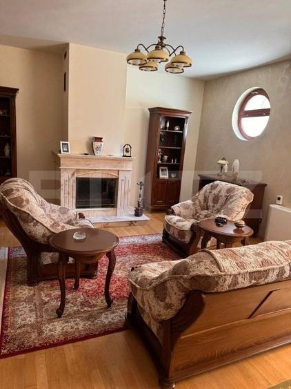 Casă individuală cu 11 camere cu Piscina în Bariera Vâlcii