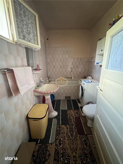 Casă cu 4 camere cu Teren 1656 Mp în Livada