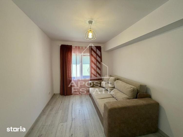 Casă cu 5 camere cu Teren 320 Mp în Dumbrăvița