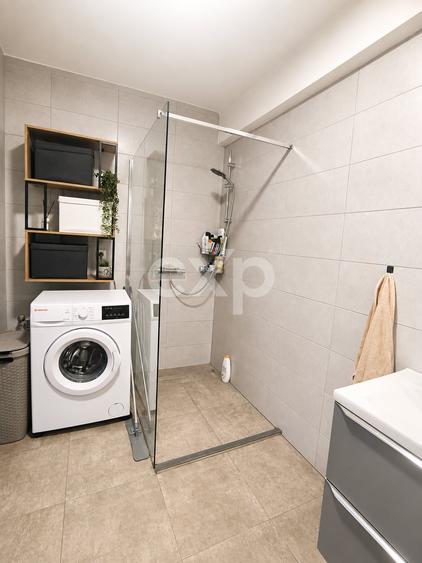 Apartament cu 2 camere semidecomandat, mobilat în Florești