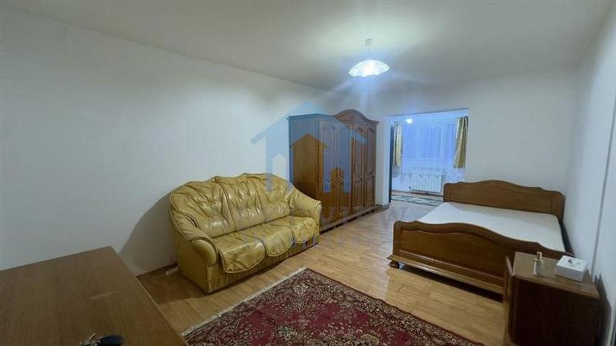 Garsonieră decomandată în Între Lacuri