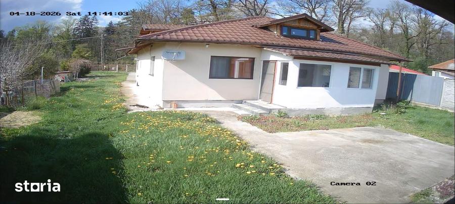 Casă cu 3 camere cu Teren 2370 Mp în Mihăești