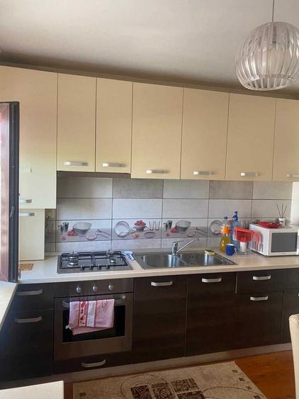 Apartament cu 3 camere decomandat în Micro 16