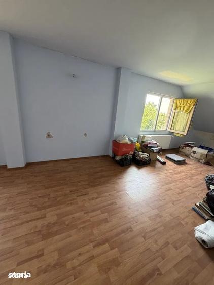 Casă cu 4 camere cu Teren 1000 Mp în Ghiroda
