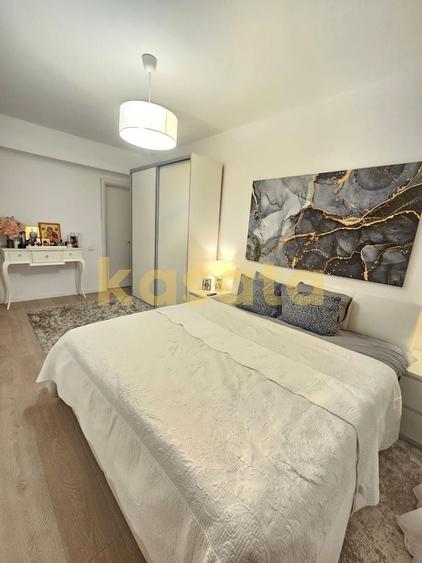 Apartament cu 3 camere semidecomandat, mobilat în Sisești