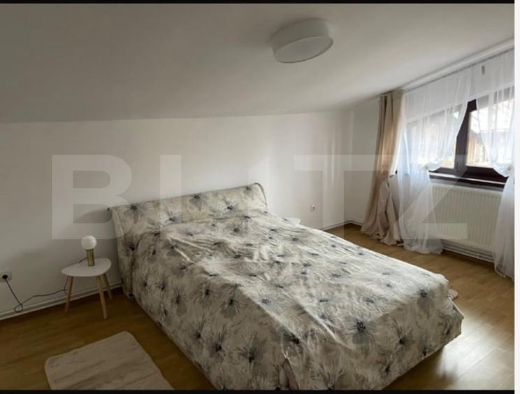Casă individuală cu 5 camere cu Canalizare în Bariera Vâlcii