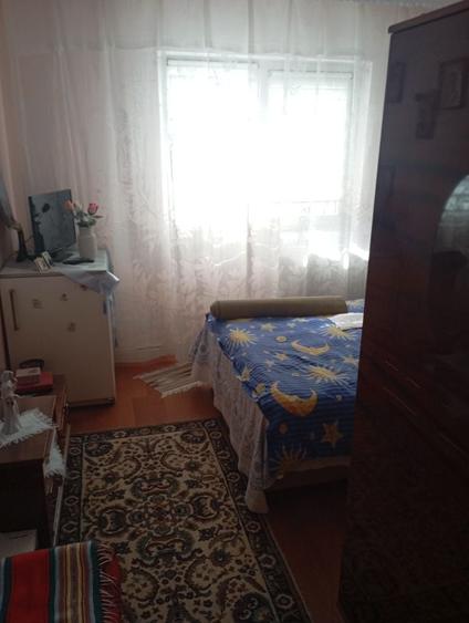 Apartament cu 3 camere decomandat în Exterior Vest