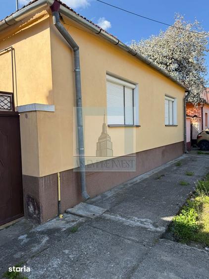 Casă cu 3 camere cu Canalizare în Hălchiu