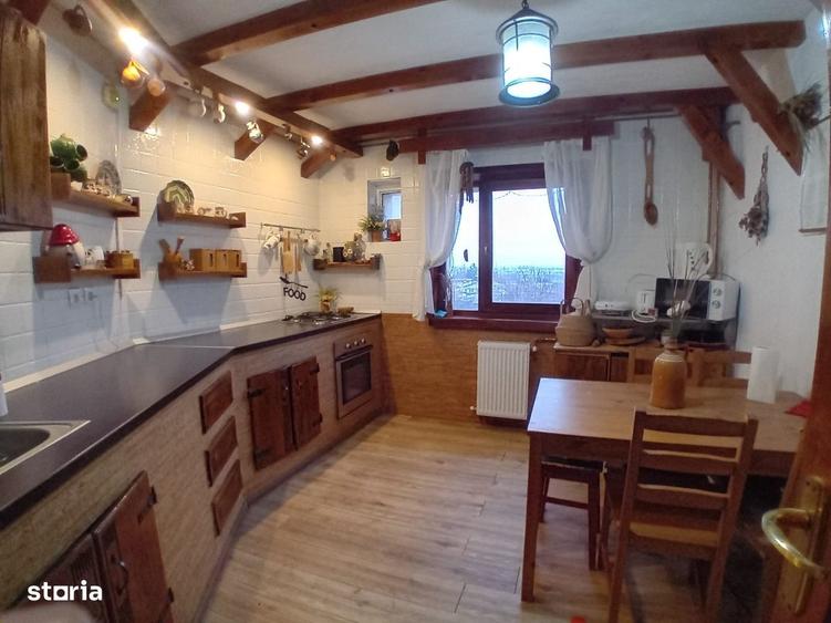 Apartament cu 4 camere decomandat în Baicului