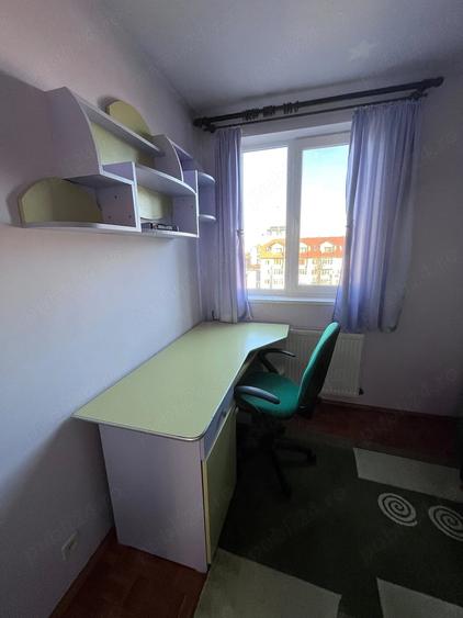 Apartament cu 3 camere semidecomandat în Cantemir