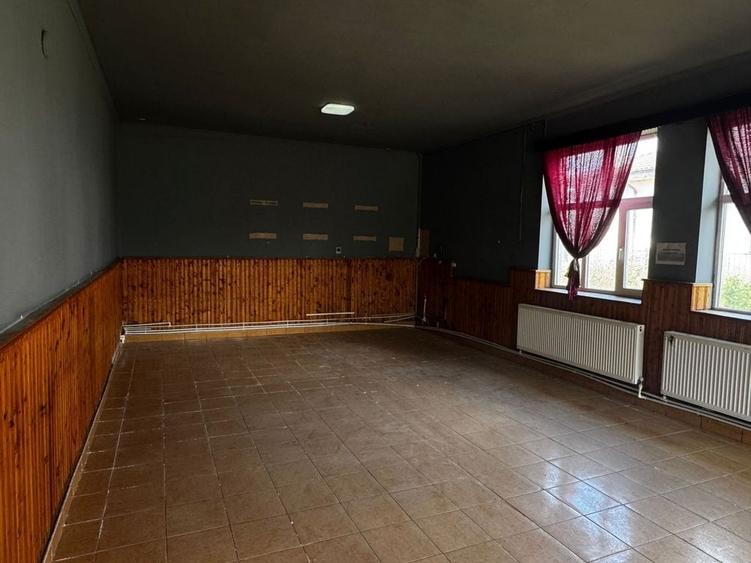 Casă cu 4 camere în Stejaru