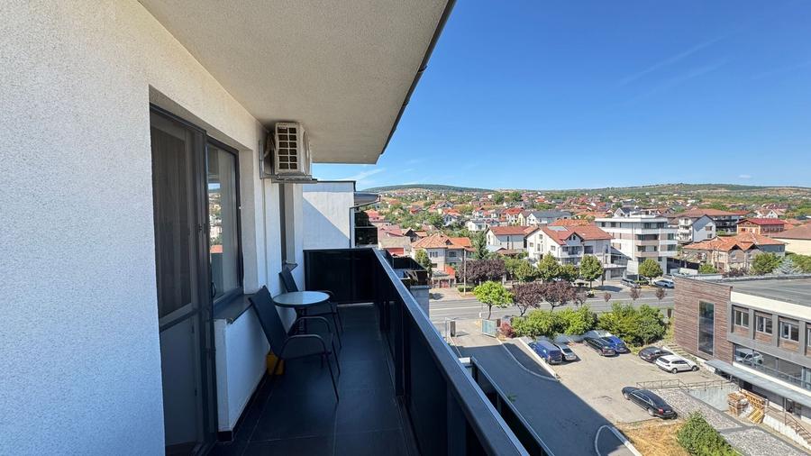 Apartament cu 3 camere semidecomandat, mobilat în Gruia