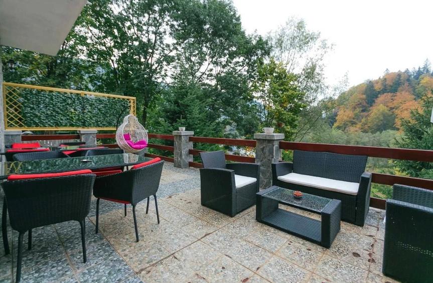 Casă cu 6 camere cu Teren 2182 Mp în Calea Moroieni