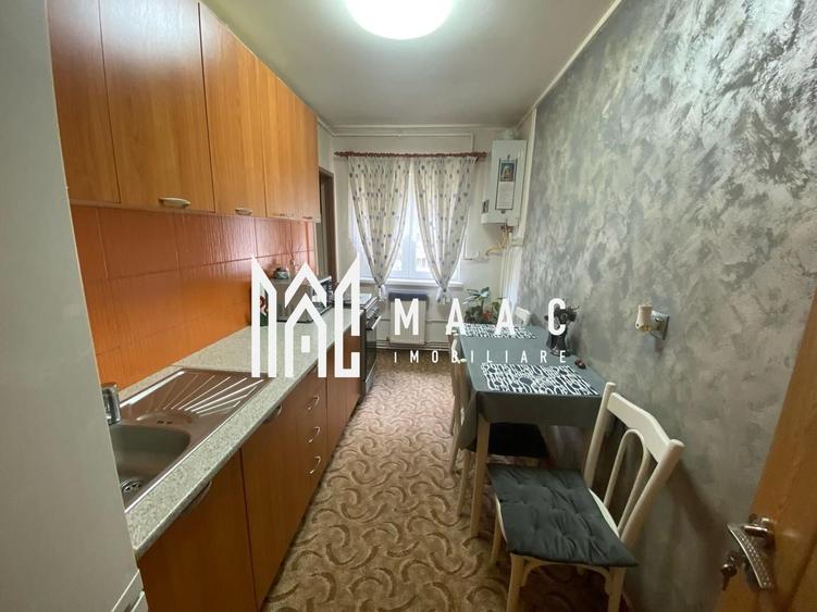 Apartament cu 3 camere decomandat, mobilat în Vasile Aaron