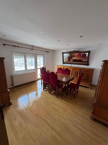 Apartament cu 3 camere decomandat în Confecții