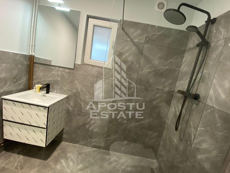 Casă individuală cu 4 camere cu Canalizare în Ghiroda