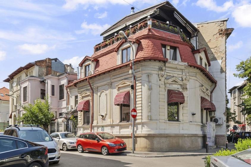 Casă individuală cu 10 camere cu Canalizare în Cișmigiu