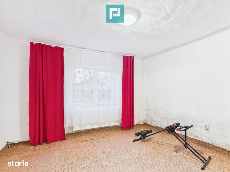 Casă cu 7 camere cu Teren 3141 Mp în Macea