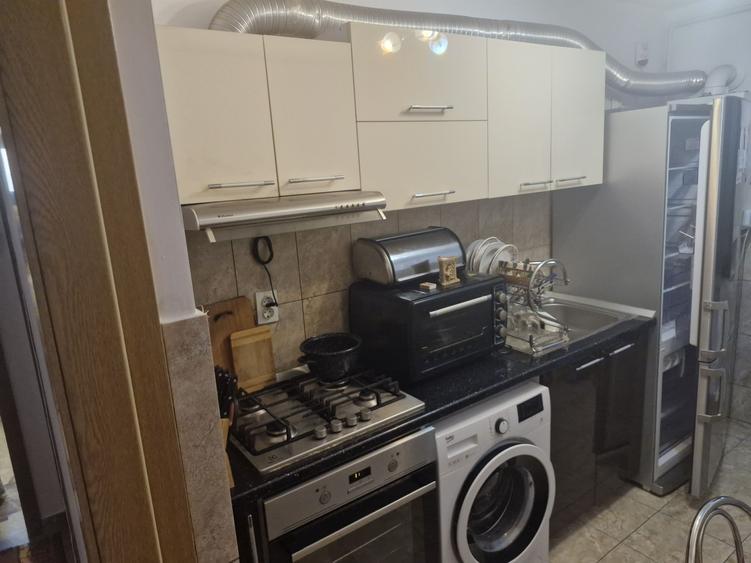 Apartament cu 2 camere decomandat în Runcu