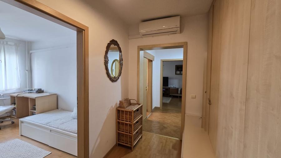 Apartament cu 3 camere decomandat, mobilat în Dristor
