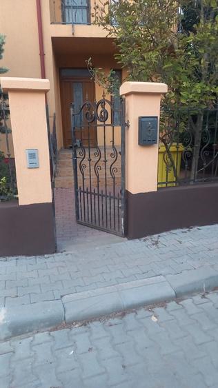 Casă cu 4 camere în Preajba