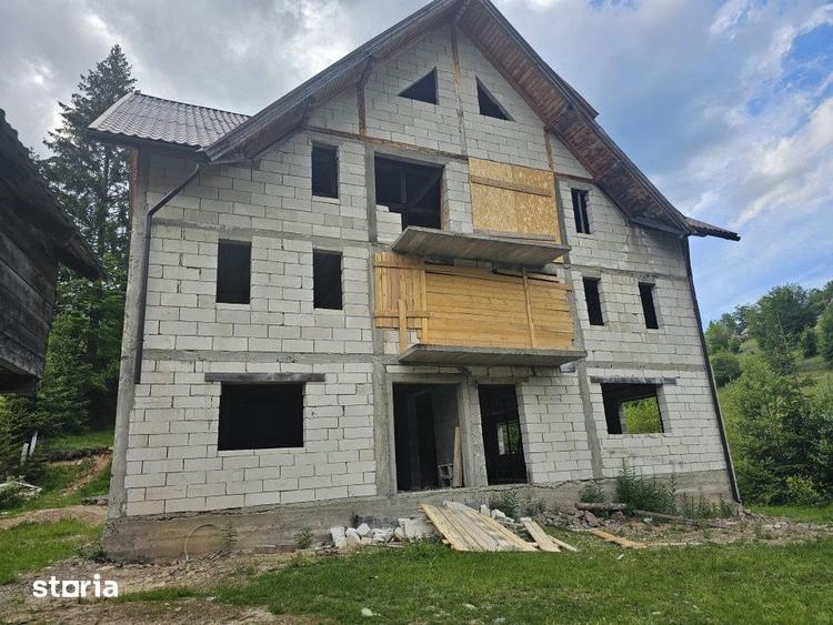 Casă cu Teren 2075 Mp în Arieșeni
