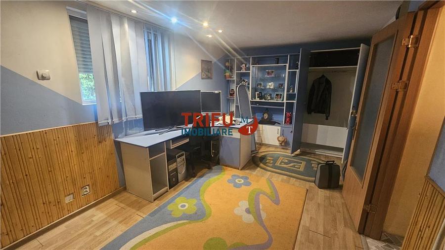 Casă individuală cu 7 camere cu Canalizare în Tolstoi