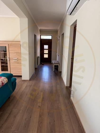 Casă individuală cu 4 camere cu Canalizare în Lazuri