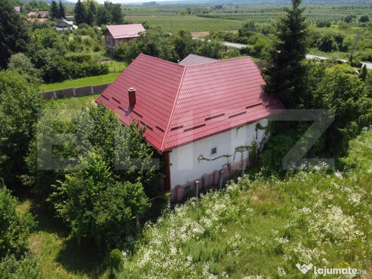 Casă cu 6 camere cu Teren 1108 Mp în Central