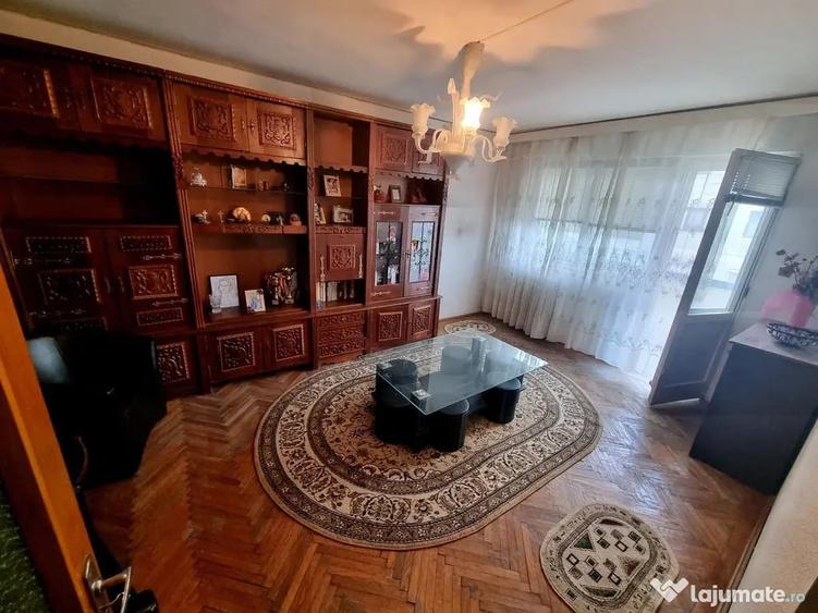 Apartament cu 3 camere decomandat în Ultracentral