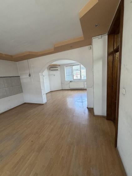 Casă cu 4 camere cu Teren 200 Mp în Oncea