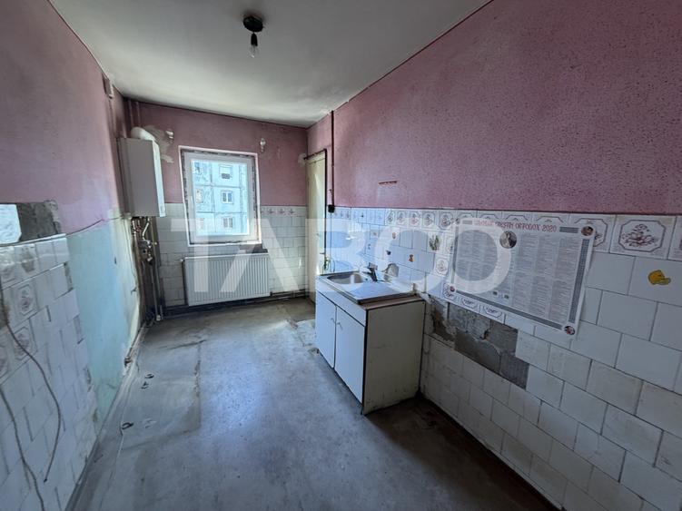 Apartament cu 4 camere semidecomandat în Făgăraș