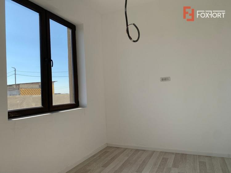 Duplex cu 3 camere cu Canalizare în Moșnița Veche