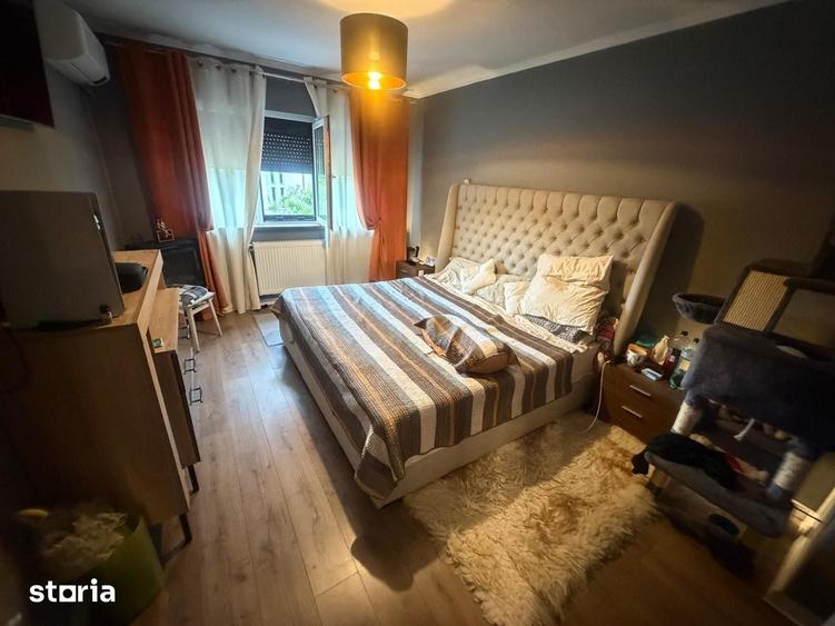 Apartament cu 3 camere semidecomandat în Central